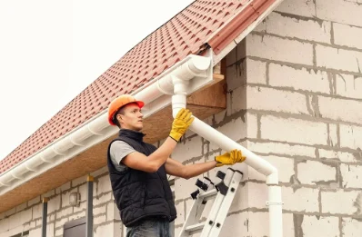 Pose et remplacement de gouttières à Bischoffsheim
